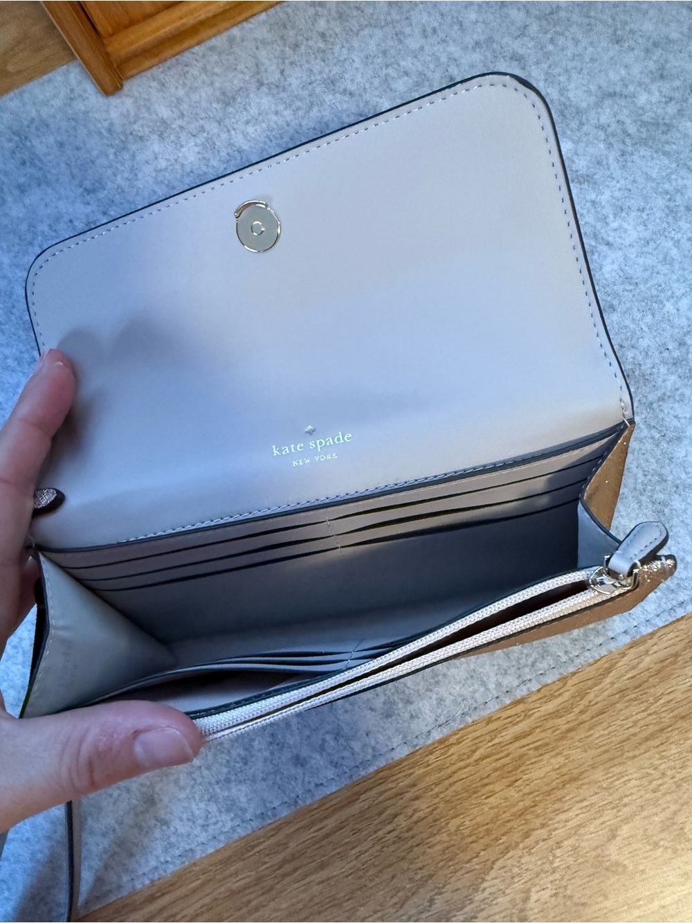 kate spade metallic gold glitter wristlet clutch - Picture 4 of 4